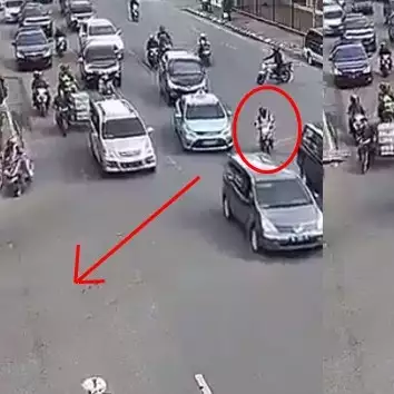 Rekaman CCTV kecelakaan nahas ini ingatkan pemotor agar tak ceroboh
