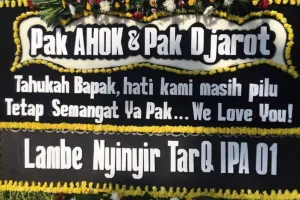 Kumpulan karangan bunga semangati Ahok-Djarot ini pesannya unik-unik