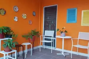 Ini 10 inspirasi teras rumah untuk lahan sempit, tampak makin menarik