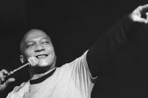 6 Prestasi moncer Iwa K, sang legenda rapper Indonesia