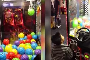 Nasib bocah yang bermain mesin bola ini benar-benar di luar dugaan