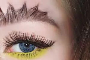 Tak hanya bulu burung, tren alis kini juga bisa dibentuk bak naga