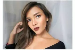 Rachel Goddard, beauty vlogger kocak yang hobi bikin meme