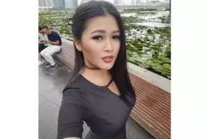 8 Potret liburan seru ala Ovi 'Duo Serigala', bikin rileks pikiran