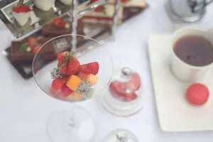 Sensasi strawberry high tea, bikin suasana kumpul makin hangat