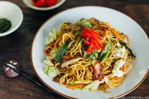 Nggak cuma yakiniku, kamu juga bisa bikin yakisoba sendiri di rumah