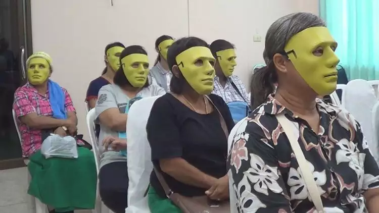 Rumah sakit ini sediakan topeng unik bagi pasien wanita, kenapa ya?