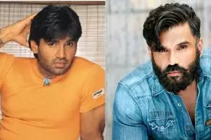 10 Transformasi aktor Bollywood Sunil Shetty, awet ganteng di usia 55
