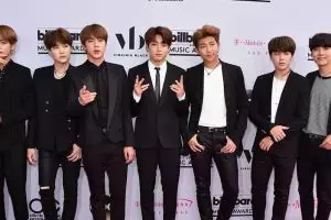 9 Potret momen BTS di ajang Billboard Music Awards 2017, bikin takjub