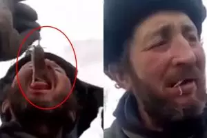 Bak makanan nikmat, tikus hidup-hidup ditelan pria ini dengan lahap