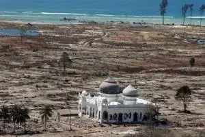 10 Bangunan ini tetap kokoh ketika bencana besar, Indonesia juga punya