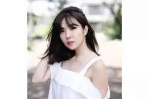 13 Foto transformasi Gisel, mama muda yang kece badai