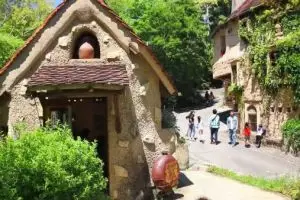 Bukan animasi, desa di film kartun Studio Ghibli ada di dunia nyata