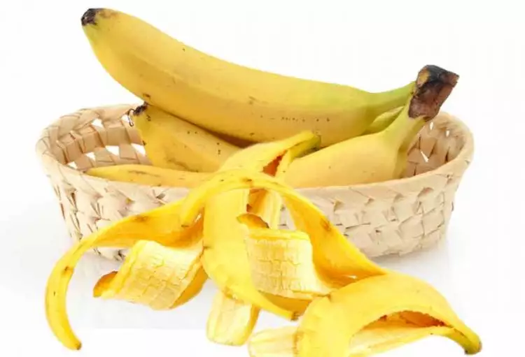 Selain buahnya, kulit pisang juga memiliki manfaat untuk tubuh lho