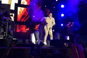 Sempat terhenti karena hujan, Rain sukses pulihkan semangat penonton