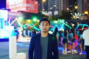 Difoto diam-diam dan diposting di akun gosip, ini protes Raditya Dika