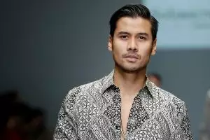 Digosipkan dekati Mikha Tambayong, ini perjalanan cinta Chicco Jerikho