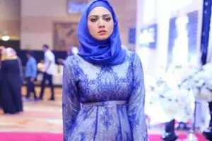 Baju biru artis ini diserang netizen, didoakan supaya dapat hidayah