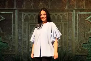 Kolaborasi sama Luna Maya, ini koleksi busana hamil terbaru Ayu Dewi