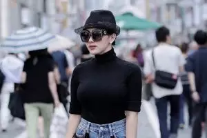 Tak cuma bisa ketemu Kim Kardhasian, Syahrini ke Jepang untuk berobat?