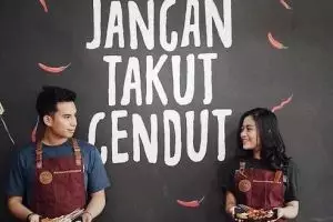9 Seleb ini tekuni bisnis kuliner ayam, ada yang bareng pacar