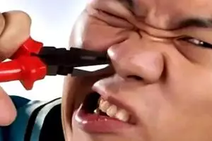 5 Bahaya kebiasaan cabut bulu hidung, salah satunya infeksi otak