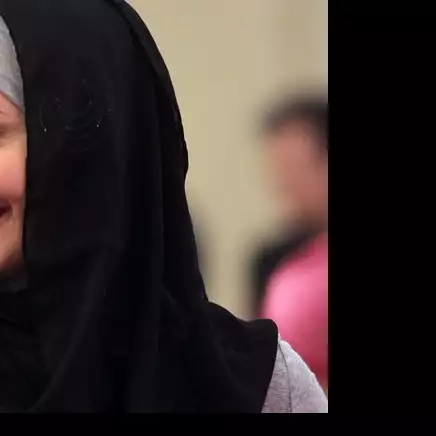 Tobat, 10 mantan model panas ini sekarang cantik menawan dengan hijab