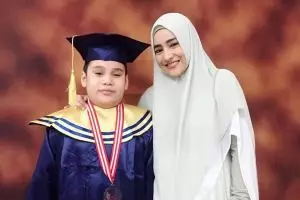 Orangtua yang tegar, 4 artis ini punya anak berkebutuhan khusus