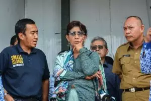 Jawaban Menteri Susi tentang kucing curi ikan ini  banjir pujian