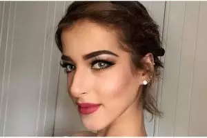 Tasya Farasya, si cantik calon dokter gigi dan beauty vlogger hits