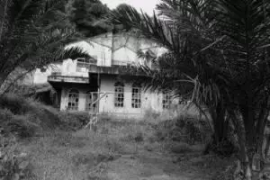 Tak disangka, gaji pengasuh anak di rumah angker ini fantastis