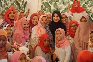 Manfaatkan momen puasa, 5 selebriti ini adakan buka bersama fansnya