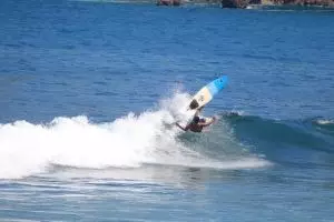Pecinta surfing, 4 pantai di Yogyakarta ini wajib kamu taklukkan