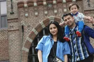 11 Foto liburan seru ala Raffi Ahmad dan Nagita Slavina, harmonis nih