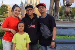 Liburan bareng keluarga ke Jepang, penampilan Soimah ini tuai pujian