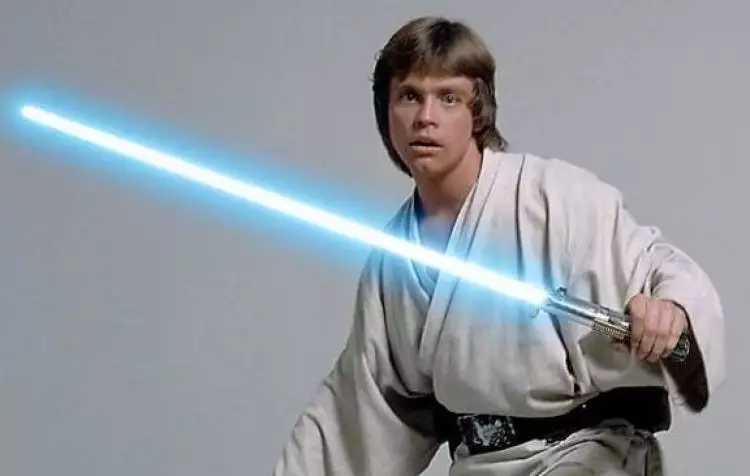 Lightsaber Luke Skywalker akhirnya terjual, harganya fantastis