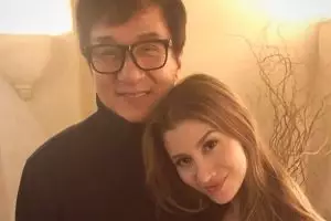 Liburan ke luar negeri, 3 artis Indonesia ini bertemu seleb Hollywood