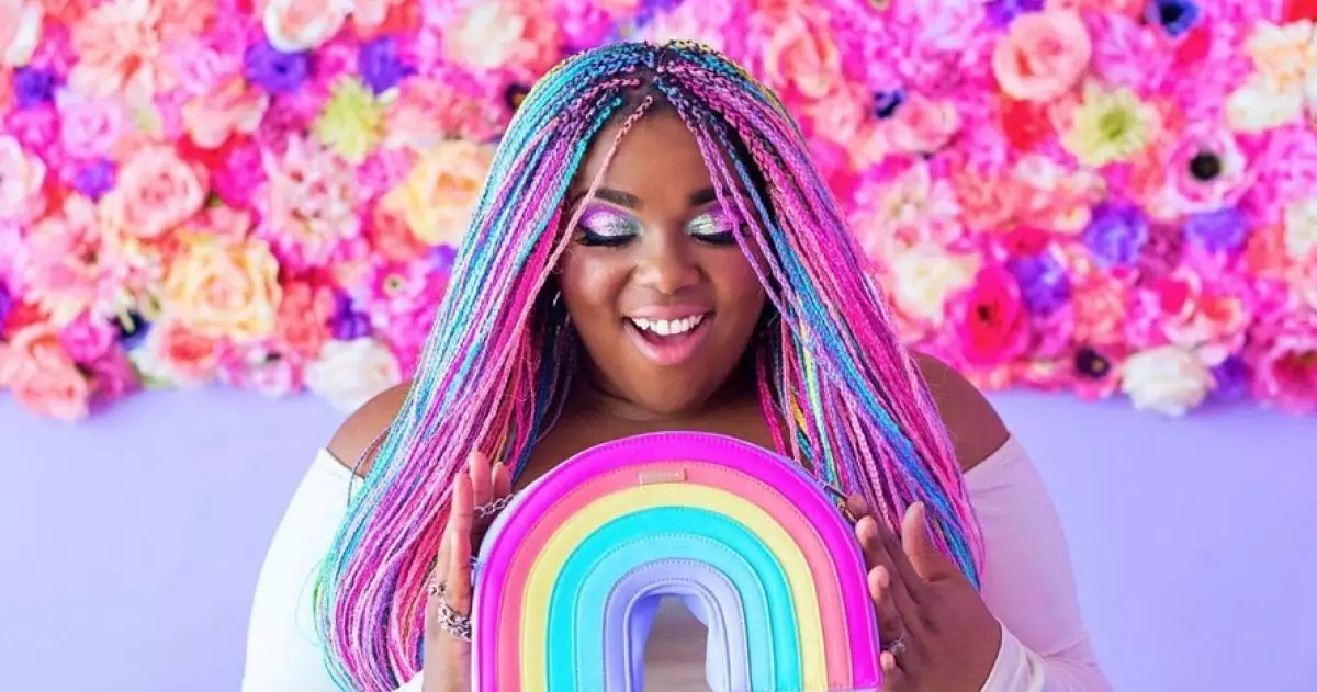 Amina Mucciolo, cewek 'unicorn' yang hidupnya serba colorful & stylish