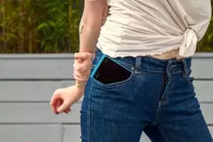 Ini alasan kenapa jeans cewek tidak punya saku seperti jeans cowok