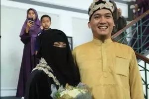 Makin religius, 7 seleb tampan ini rela tinggalkan dunia hiburan