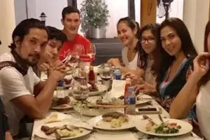 Makin lengket, Pevita Pearce ikut makan malam sama keluarga Mike Lewis