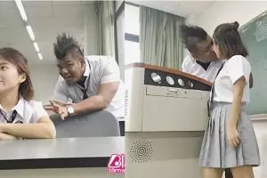 Kisah pasangan dua remaja beda penampilan ini curi perhatian netizen