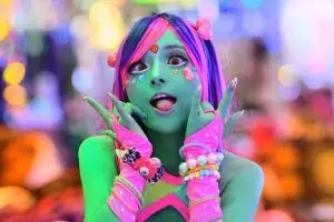 Bukan cosplay biasa, 10 'dandanan' ala anime ini adalah body painting