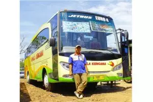 Video sopir bus Pahala Kencana hentikan pelaku tabrak lari, salut