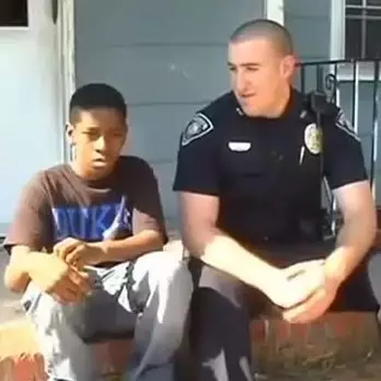 Hadapi konflik anak vs ibu, penyelesaian polisi ini bikin haru