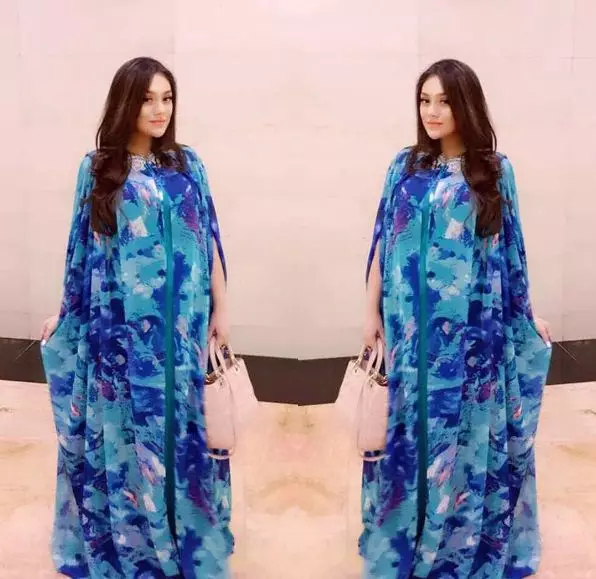 10 Penampilan terbaru Celine Evangelista, hamil makin cantik aja nih