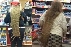 Bukan gimbal biasa, 10 gaya rambut 'mono dreadlock' ini bikin ngeri