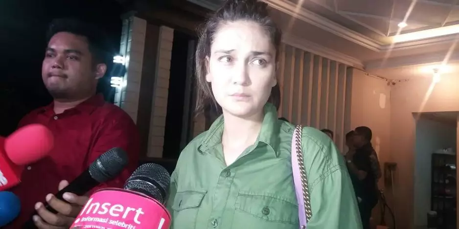 Karier sedang redup, ini yang dilakukan Luna Maya