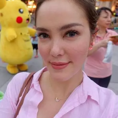 Tetap tegar, 7 selebriti cantik ini bercerai saat berbadan dua