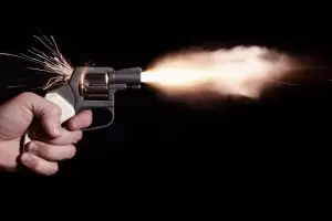 Sadis, suami ini tembak istrinya akibat telat hidangkan makan malam